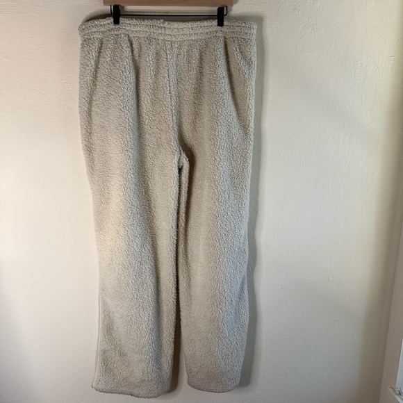 Skims Teddy Track Pants in Bone Sherpa Size XL NWT - Picture 5 of 9
